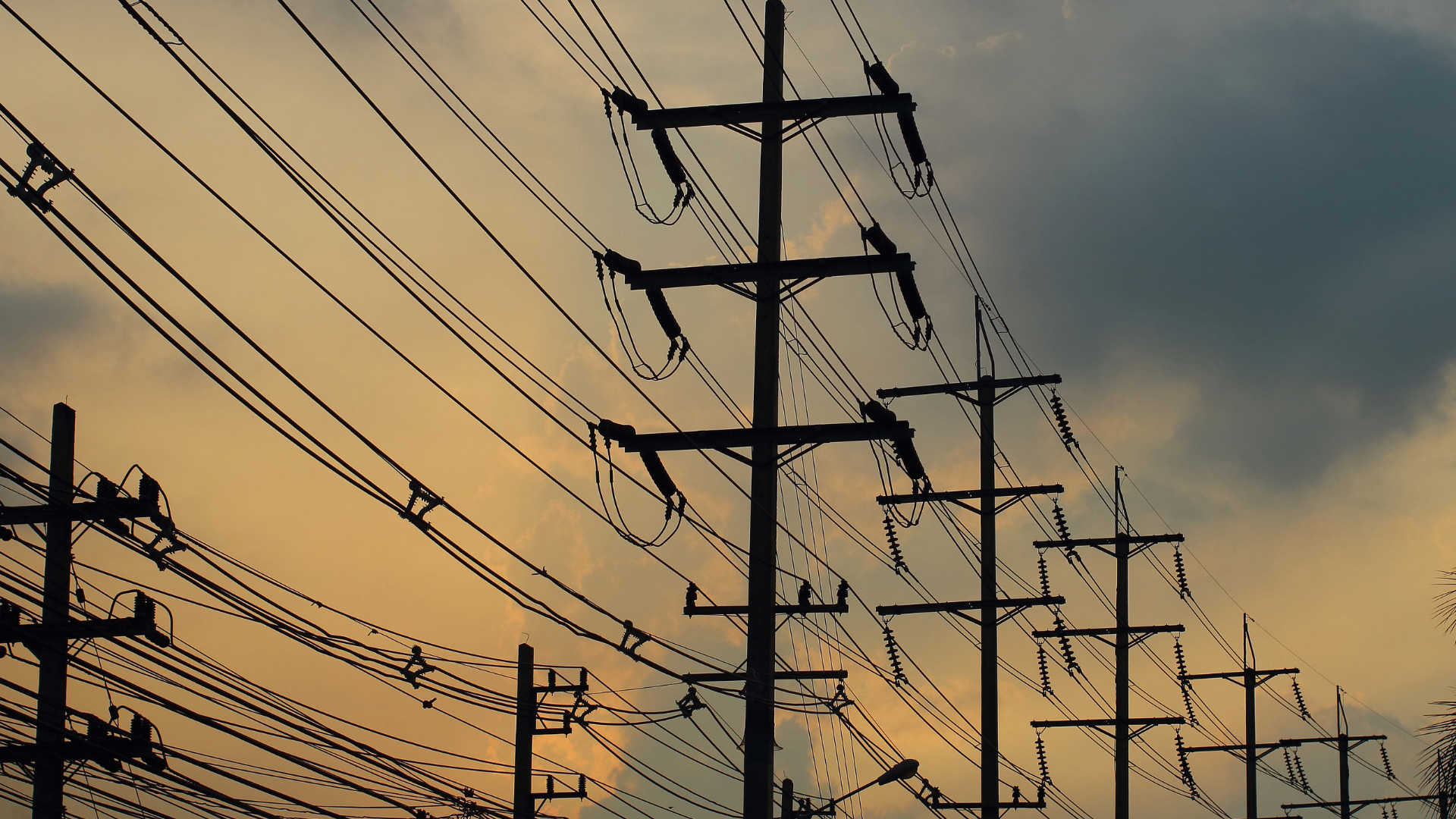 NV Energy Time-of-Use vs. Standard Rate: Which Is Best?