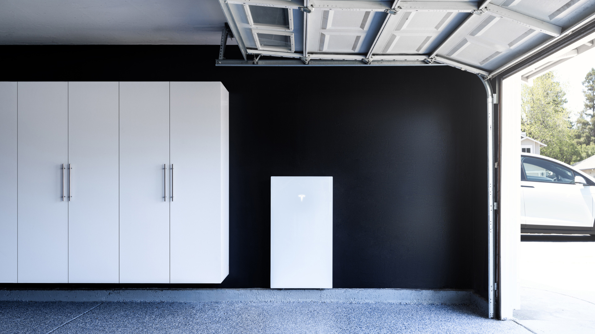 Why Should You Work With Tesla Premier Certified Installer?